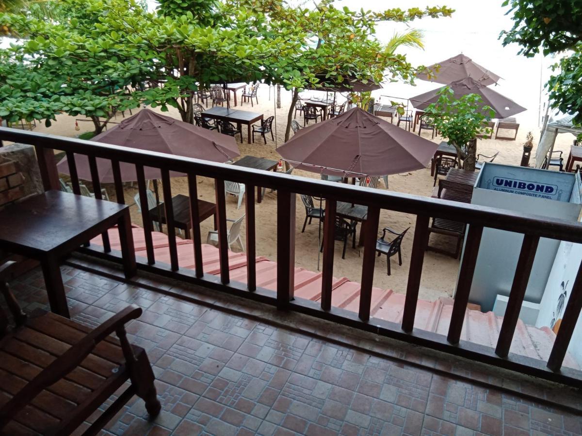 Wave Beach Resort Unawatuna Exterior foto
