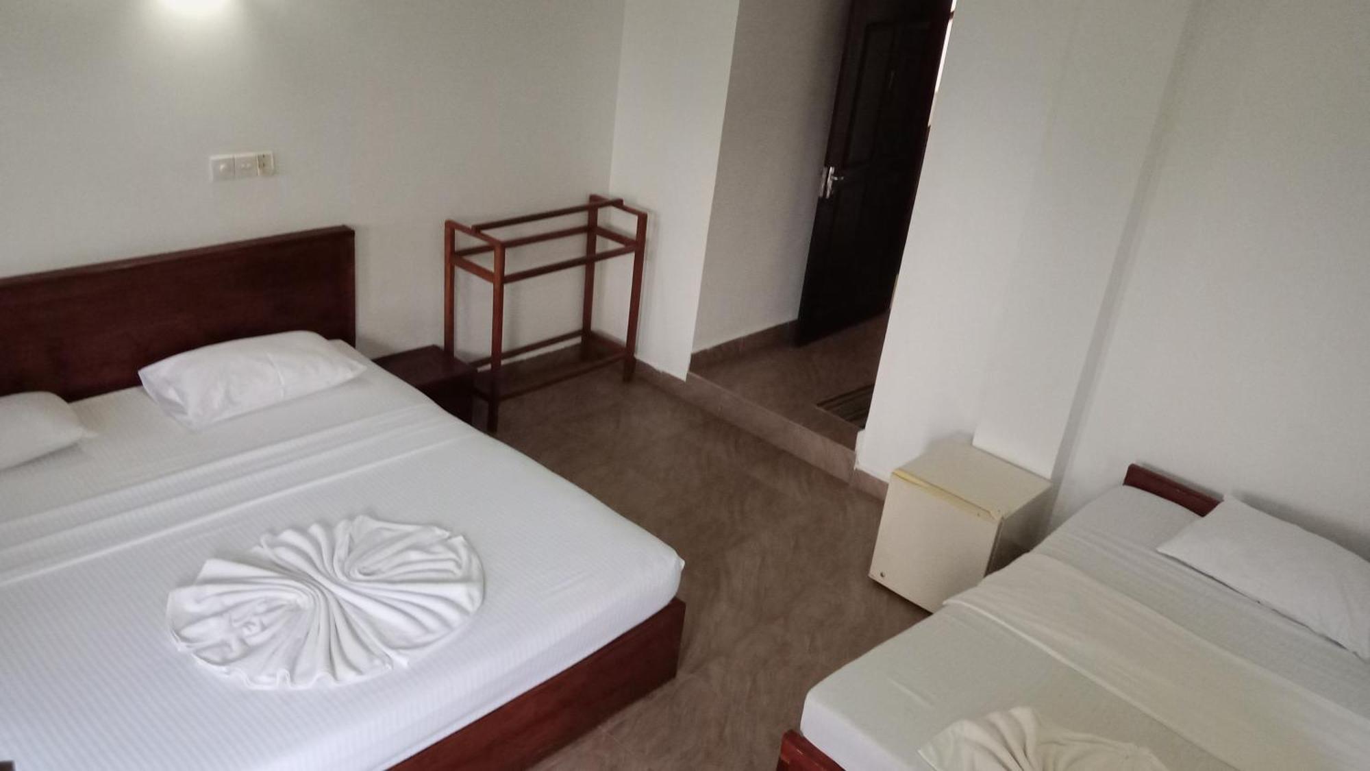 Wave Beach Resort Unawatuna Zimmer foto