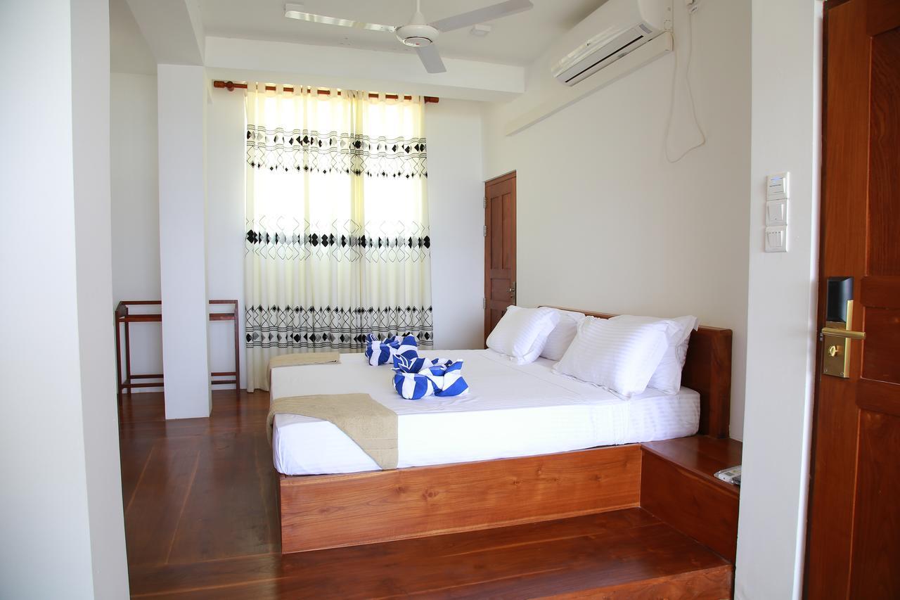 Wave Beach Resort Unawatuna Exterior foto