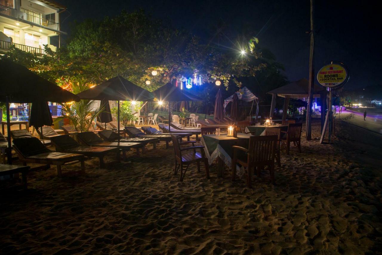 Wave Beach Resort Unawatuna Exterior foto