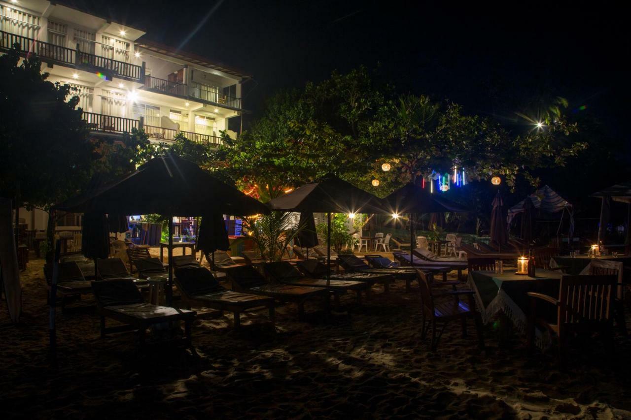 Wave Beach Resort Unawatuna Exterior foto