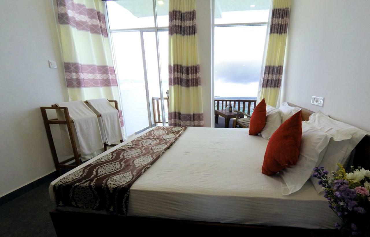Wave Beach Resort Unawatuna Exterior foto