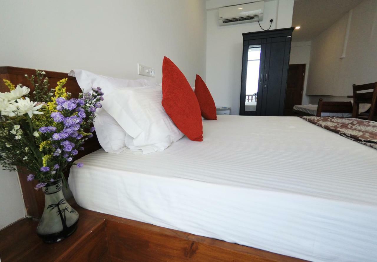 Wave Beach Resort Unawatuna Exterior foto